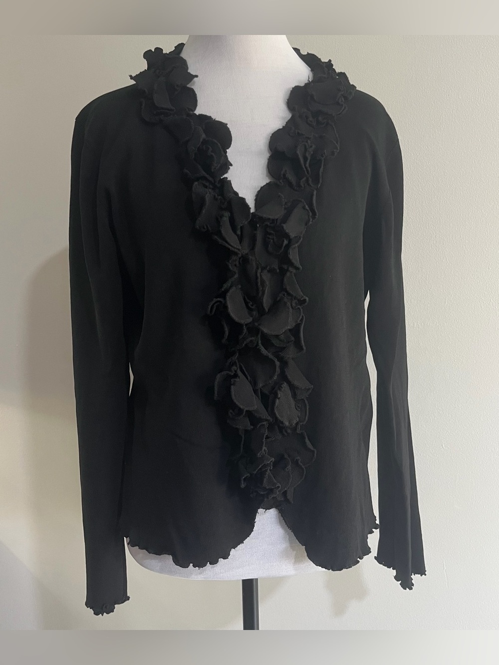 VTG G. Signature Black Ruffle V-Neck Button Women's Large Knit Sweater Cardigan